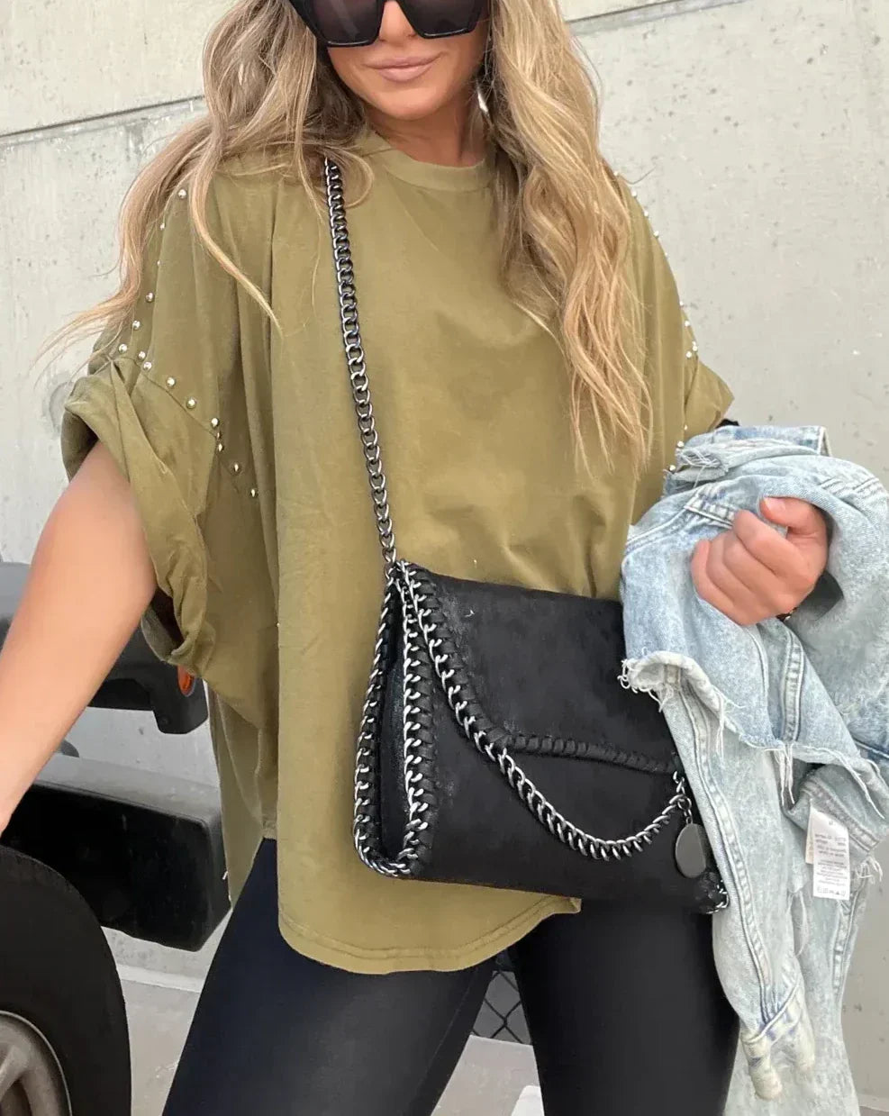 BELLA - T-SHIRT OVERSIZE CON BORCHIE