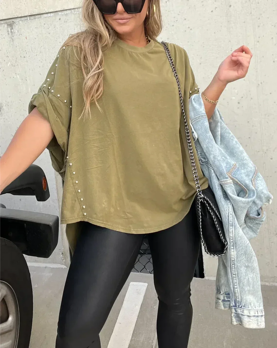 BELLA - T-SHIRT OVERSIZE CON BORCHIE